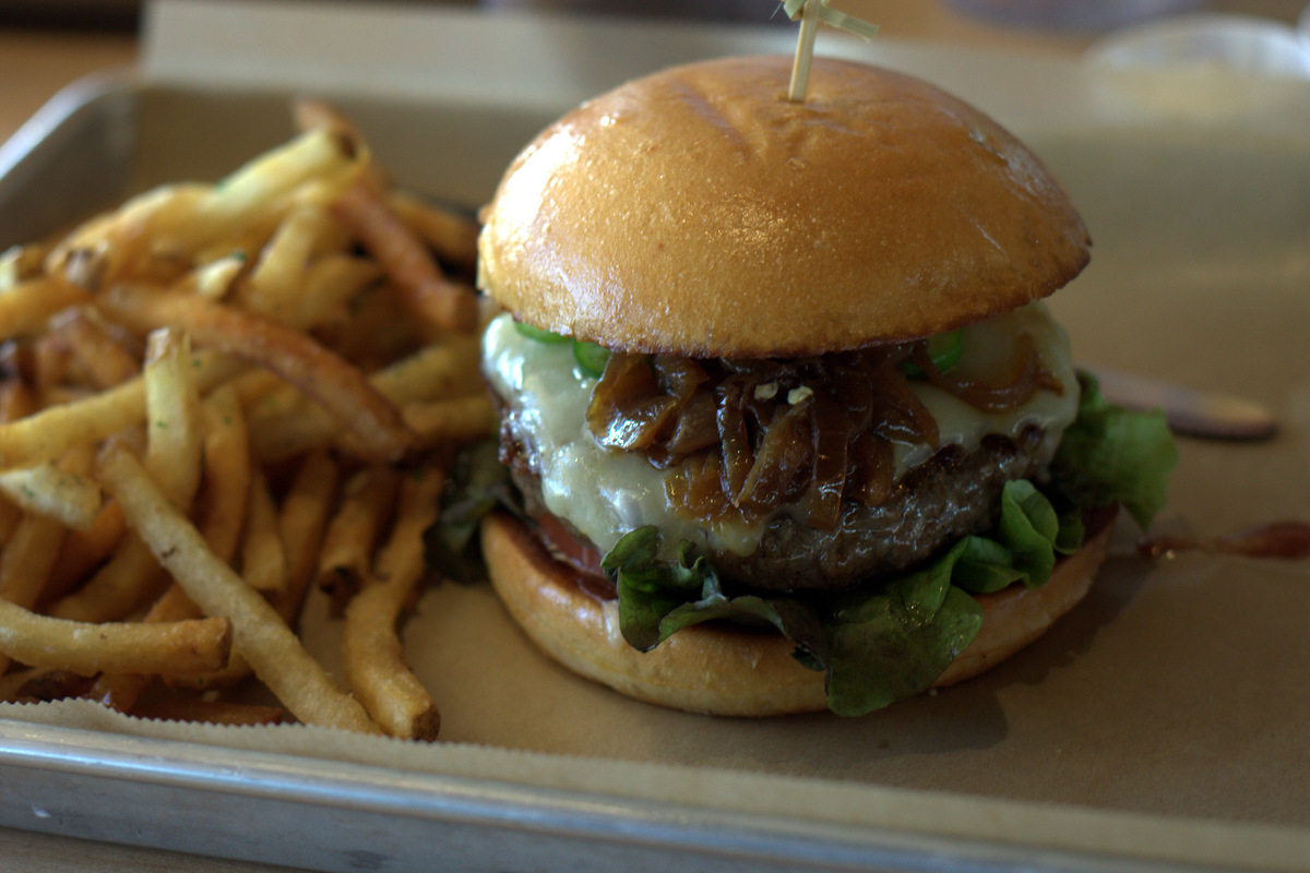 hopdoddy-el-diablo-burger-scottsdale-arizona