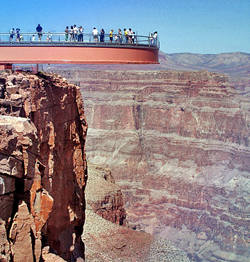 grand-canyon-skywalk-side-view